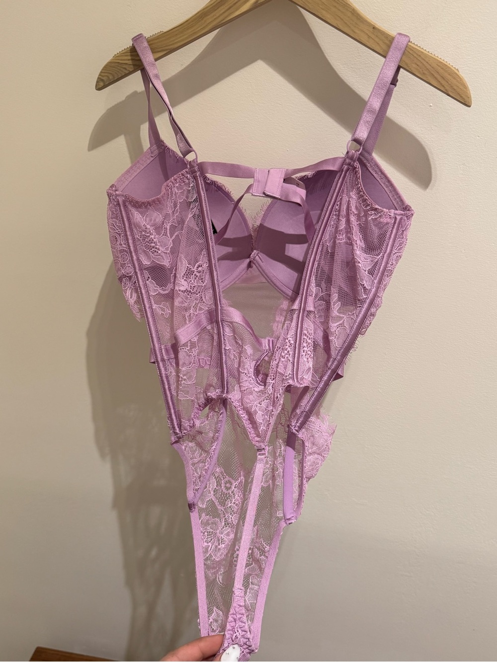 Victoria's Secret Lace Push-Up Bodysuit - Lilac Pink - Picture 4 of 8